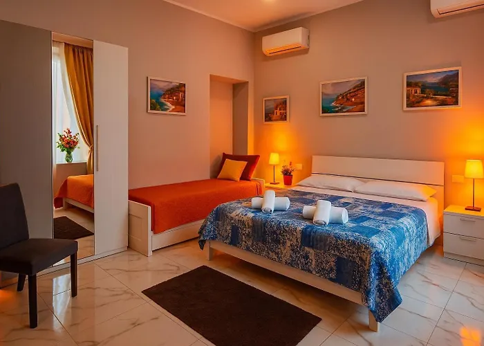 San Gennaro In PortaHotel Napoli